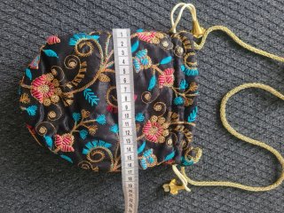 Bolso bombonera bordado