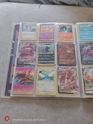 Álbum de cartas Pokémon exclusivas