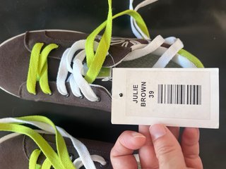 Zapatillas casuales marrones y verdes