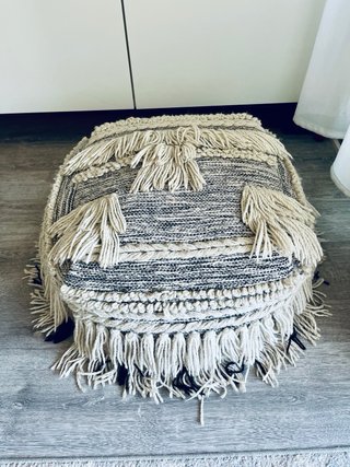 Puf Boho Chic con Flecos Beige y Gris
