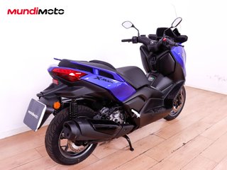 YAMAHA X-MAX 300