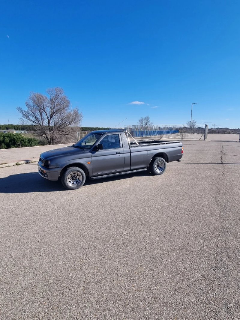Mitsubishi L 200 1997 pickup - foto 1