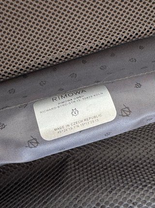 Rimowa Maleta Negra de cabina
