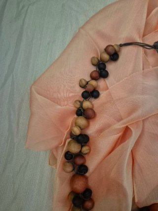 Conjunto estola gasa y collar semillas