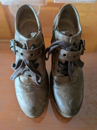 Botines de piel Manas