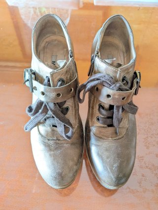 Botines de piel Manas