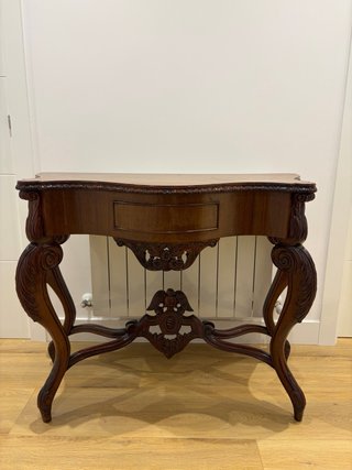 Consola antigua madera labrada