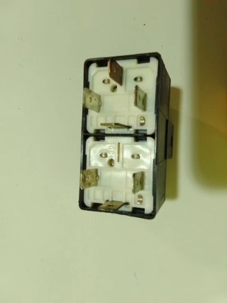 Relé HELLA 4 RA 907 754-004 12V