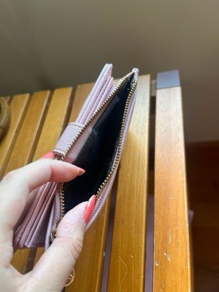 Cartera sintética rosa y beige