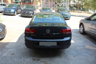 Volkswagen PASSAT Advance 1.6 TDI 88kW 120CV (2018)