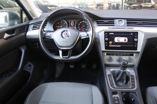 Volkswagen PASSAT Advance 1.6 TDI 88kW 120CV (2018)