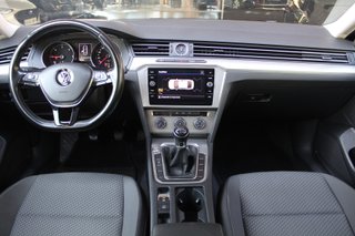 Volkswagen PASSAT Advance 1.6 TDI 88kW 120CV (2018)