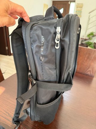 Mochila Bullpadel Pro sin etiquetas