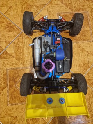 Kyosho 1/8 Nitro RC Car
