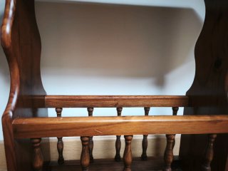 Revistero madera estilo clásico en Cantabria