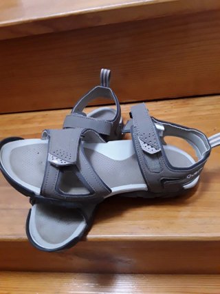 Sandalias trekking QUECHUA n° 41. Cómo nuevas!!