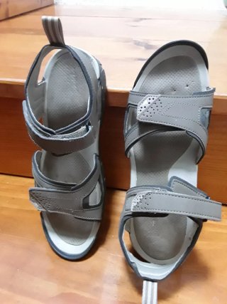 Sandalias trekking QUECHUA n° 41. Cómo nuevas!!