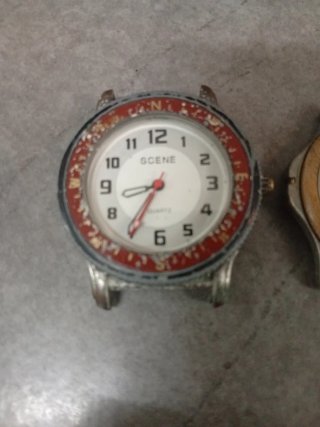 Lotes de relojes Casio, Ducal, Scene
