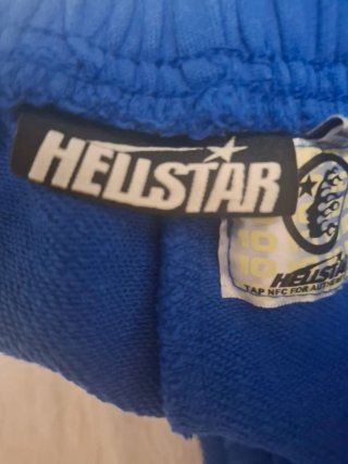 Pantalones cortos azules con estampado de llamas
