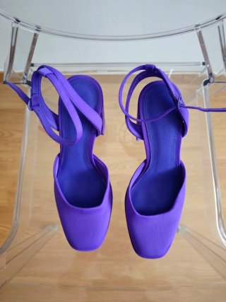 Zapatos de tacón en color morado con plataforma