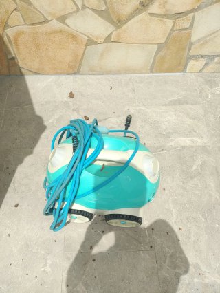 Robot Limpiafondos para piscina naia qp