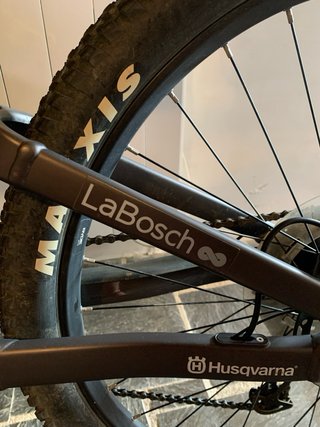 Bicicleta Eléctrica Husqvarna Light Cross LC2