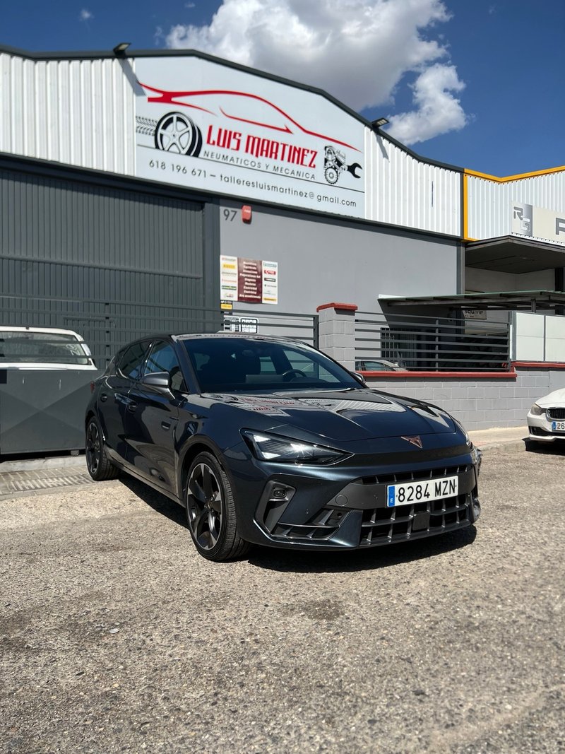 CUPRA Leon 2025 - foto 1