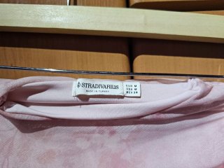 Camiseta Stradivarius floral M/38/10