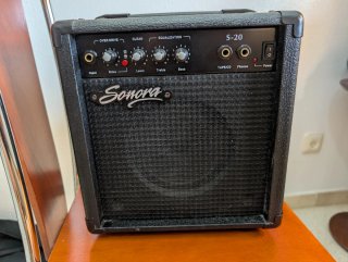 Guitarra Eléctrica + Ampli + afinador, funda, púas