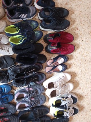 Lote de zapatillas deportivas, diferentes tallas,