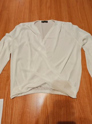 Blusa blanca cruzada manga larga