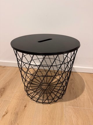 Mesita auxiliar negra IKEA
