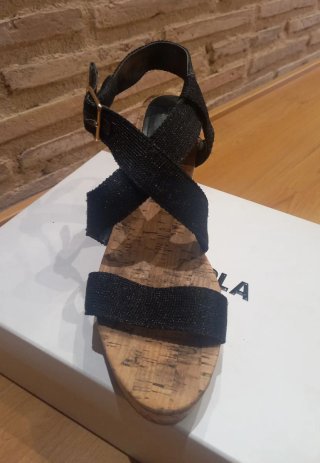Sandalias Bimba y Lola cuña corcho T.40