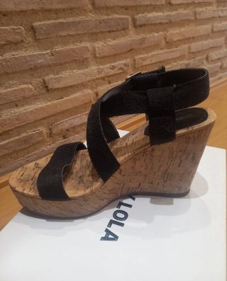 Sandalias Bimba y Lola cuña corcho T.40