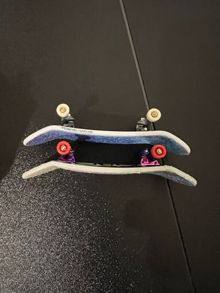 2 Finger Skates Tech Deck