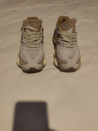 Zapatillas New Balance Beige/Marrón