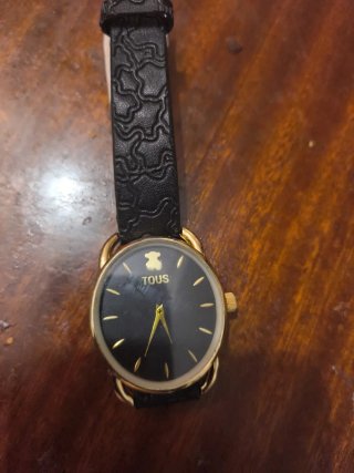 Reloj Tous Negro y Dorado