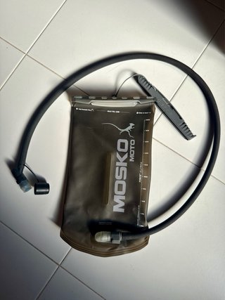 Mosko Moto Nomad/Nomax Tank Bag + Hydrap 2L