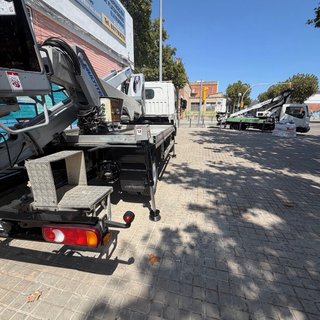 Camión Cesta Articulado 17m