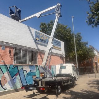 Camión Cesta Articulado 17m