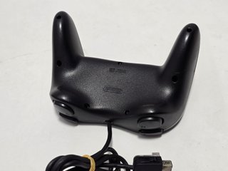 1 Nintendo Wii Oficial Mando Clasico Pro - Negro