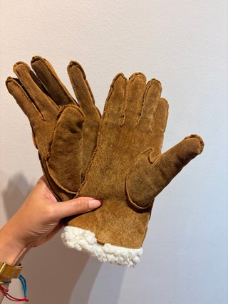 Guantes marrones de borrego