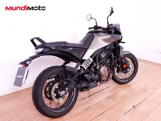 HUSQVARNA SVARTPILEN 125 ABS
