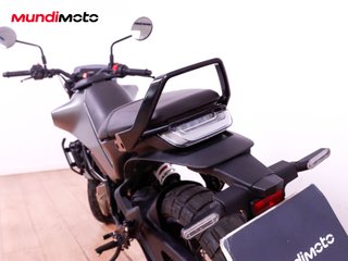 HUSQVARNA SVARTPILEN 125 ABS