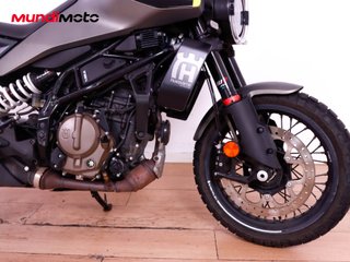 HUSQVARNA SVARTPILEN 125 ABS