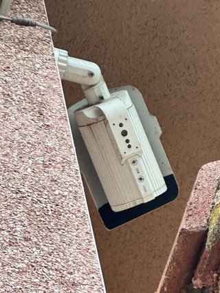 Videograbador DVR 8+8 Canales con 6 Cámaras