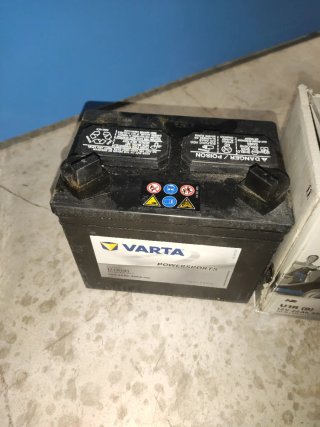 Batería VARTA U1R 12V 22Ah 340A Cortacésped
