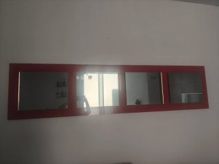 Mesa y 6 Sillas Rojas. Espejo incluido