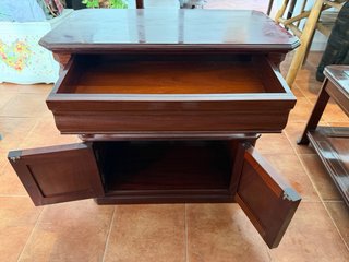 Mesa tv caoba