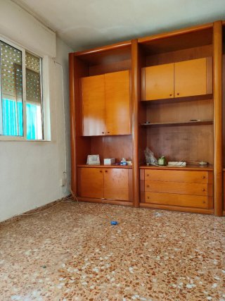 Se regala Mueble de salón de madera y cristal neg